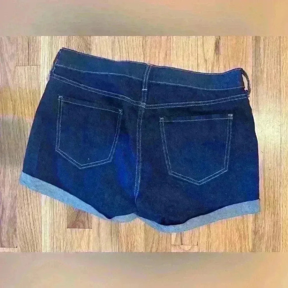 NWOT Denim Shorts Size 4 - Picture 3 of 3